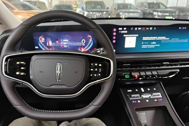 Used Lincoln Corsair 2023 2.0T Two-Wheel Drive Luxury Edition Interior 2