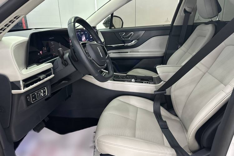 Used Lincoln Corsair 2023 2.0T Two-Wheel Drive Luxury Edition Interior 4