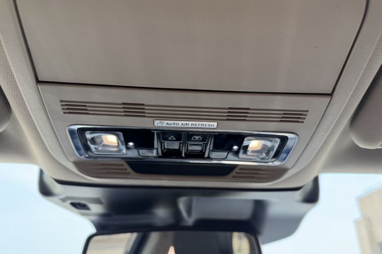 Used Lincoln Corsair 2023 2.0T Two-Wheel Drive Luxury Edition Interior 5