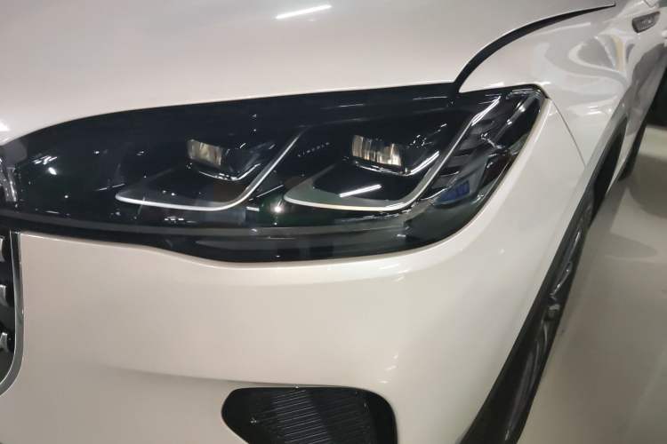 Used Lincoln Corsair 2023 2.0T Two-Wheel-Drive Luxury Edition Left Front Headlight