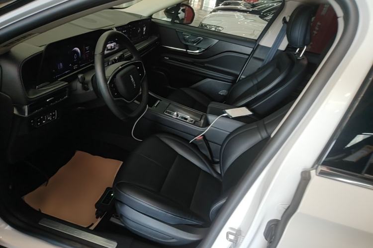 Used Lincoln Corsair 2023 2.0T Two-Wheel Drive Luxury Edition Left Front Seat