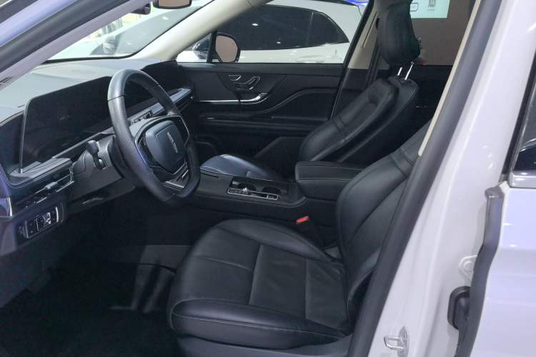 Used Lincoln Corsair 2023 2.0T Two-Wheel Drive Luxury Edition Left Front Seat
