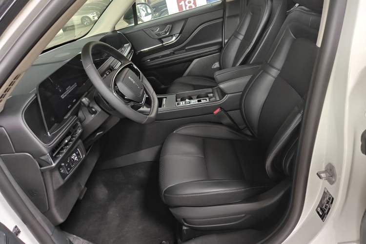 Used Lincoln Corsair 2023 2.0T Two-Wheel Drive Luxury Edition Left Front Seat