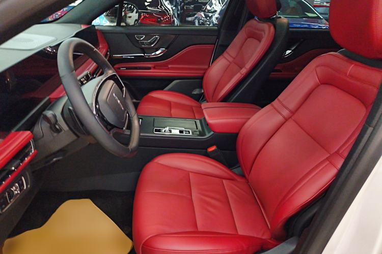Used Lincoln Corsair 2023 2.0T Two-Wheel-Drive Luxury Edition Left Front Seat