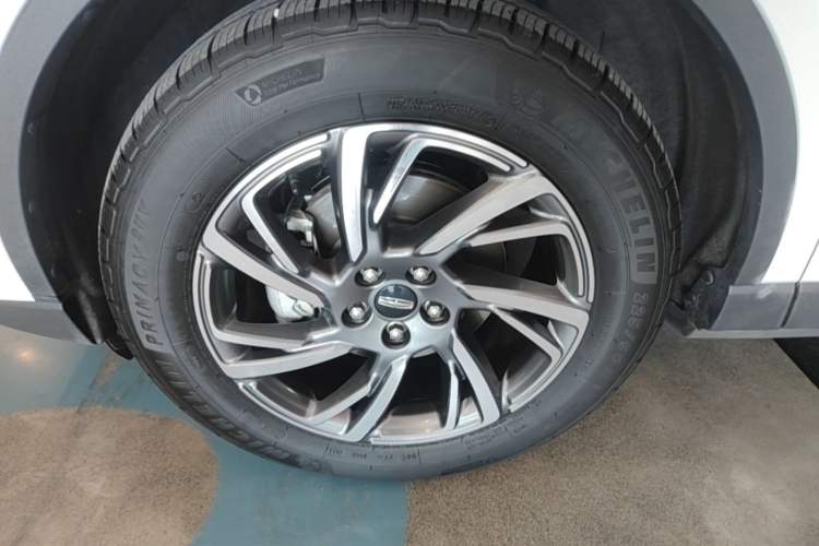 Used Lincoln Corsair 2023 2.0T Two-Wheel Drive Luxury Edition Left Front Wheel Hub