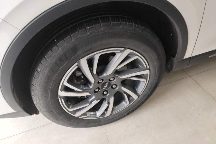 Used Lincoln Corsair 2023 2.0T Two-Wheel Drive Luxury Edition Left Front Wheel Hub