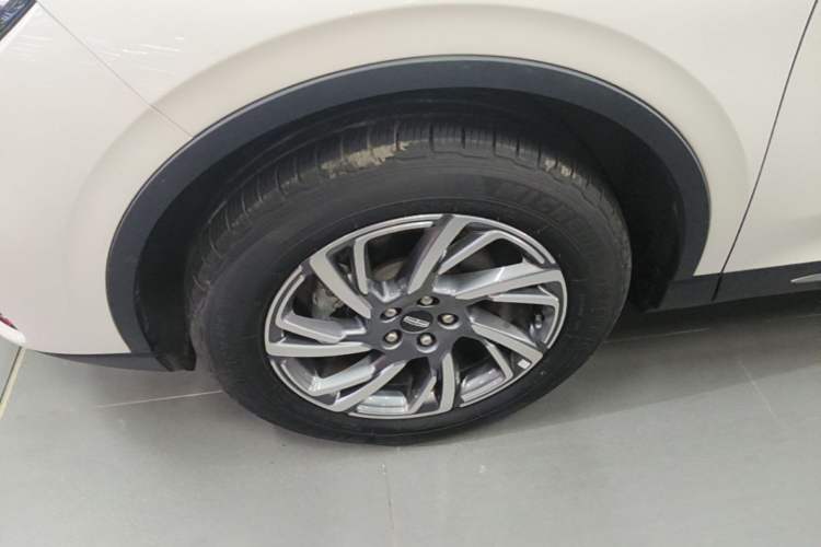 Used Lincoln Corsair 2023 2.0T Two-Wheel Drive Luxury Edition Left Front Wheel Hub