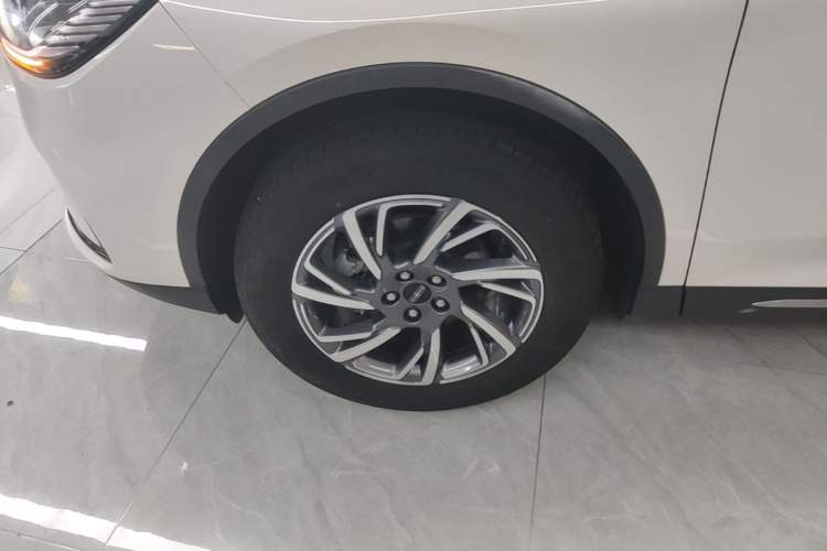 Used Lincoln Corsair 2023 2.0T Two-Wheel Drive Luxury Edition Left Front Wheel Hub