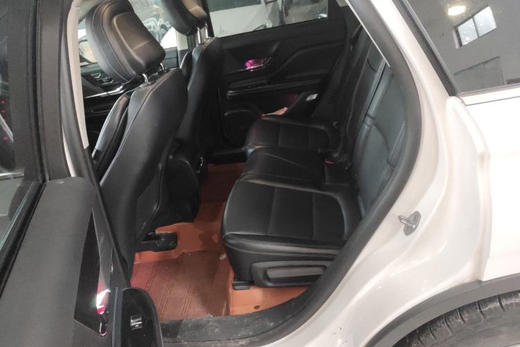 Used Lincoln Corsair 2023 2.0T Two-Wheel Drive Luxury Edition Left Rear Seat