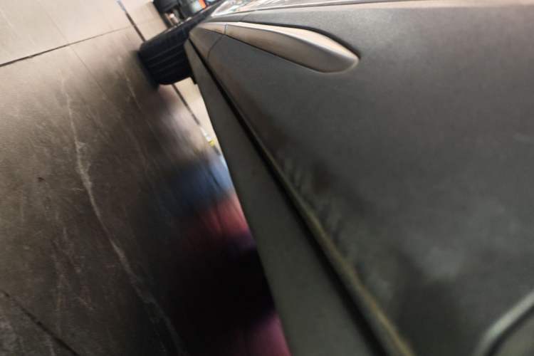 Used Lincoln Corsair 2023 2.0T Two-Wheel Drive Luxury Edition Left Side Sill