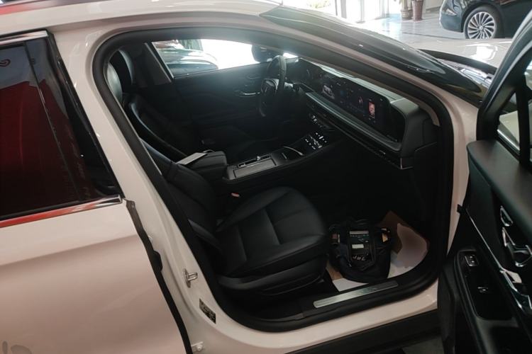 Used Lincoln Corsair 2023 2.0T Two-Wheel Drive Luxury Edition Right Front Seat