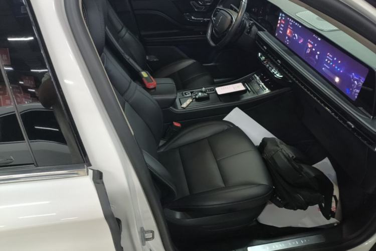 Used Lincoln Corsair 2023 2.0T Two-Wheel Drive Luxury Edition Right Front Seat