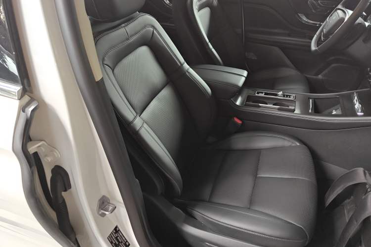 Used Lincoln Corsair 2023 2.0T Two-Wheel Drive Luxury Edition Right Front Seat