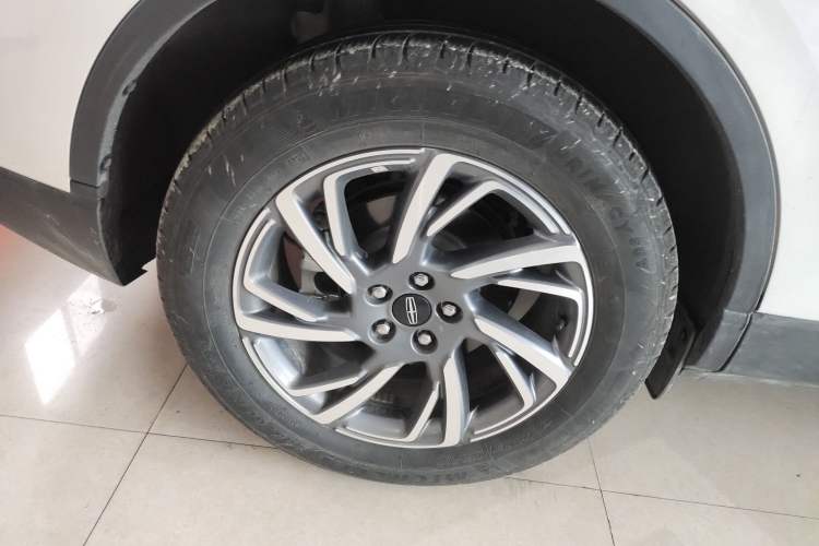 Used Lincoln Corsair 2023 2.0T Two-Wheel Drive Luxury Edition Right Rear Wheel Hub