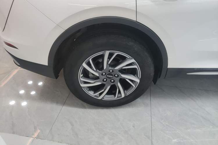 Used Lincoln Corsair 2023 2.0T Two-Wheel Drive Luxury Edition Right Rear Wheel Hub