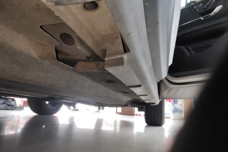 Used Lincoln Corsair 2023 2.0T Two-Wheel Drive Luxury Edition Right Side Sill
