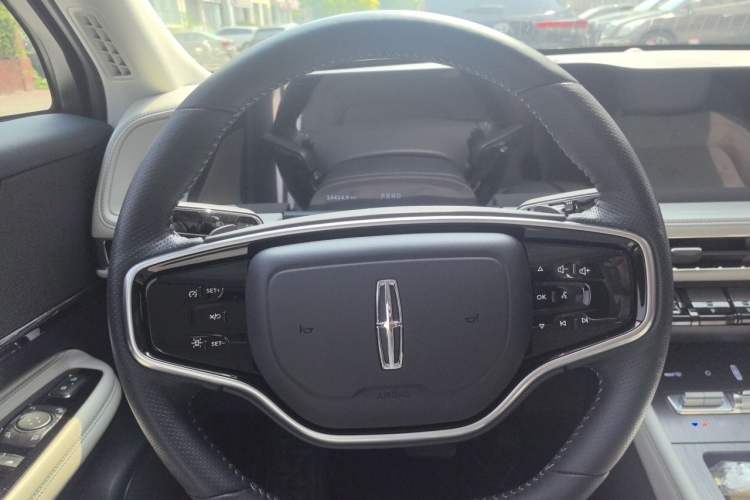 Used Lincoln Corsair 2023 2.0T Two-Wheel Drive Luxury Edition Steering Wheel