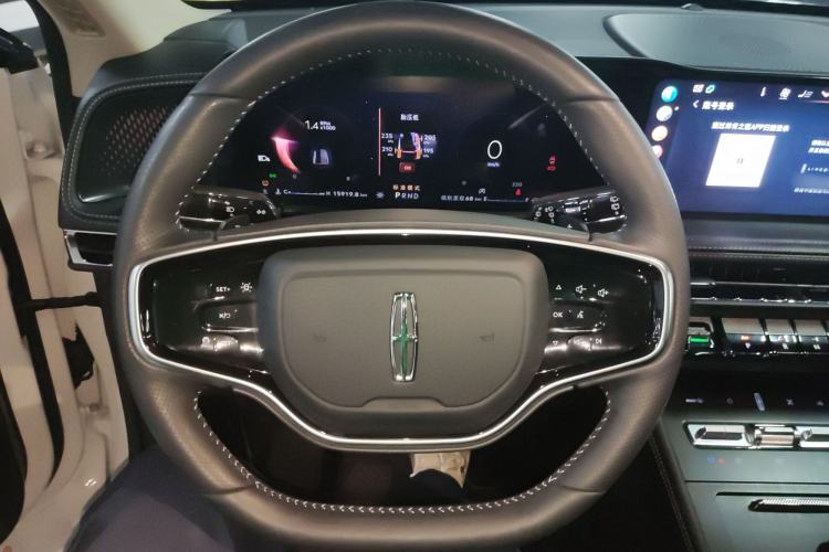 Used Lincoln Corsair 2023 2.0T Two-Wheel-Drive Luxury Edition Steering Wheel