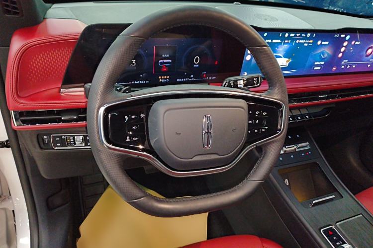 Used Lincoln Corsair 2023 2.0T Two-Wheel-Drive Luxury Edition Steering Wheel