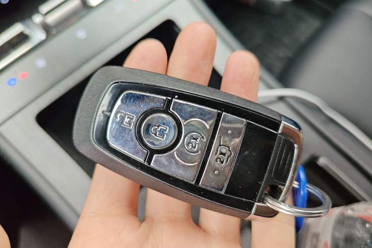 Used Lincoln Corsair 2023 2.0T Two-Wheel Drive Luxury Edition Vehicle Key