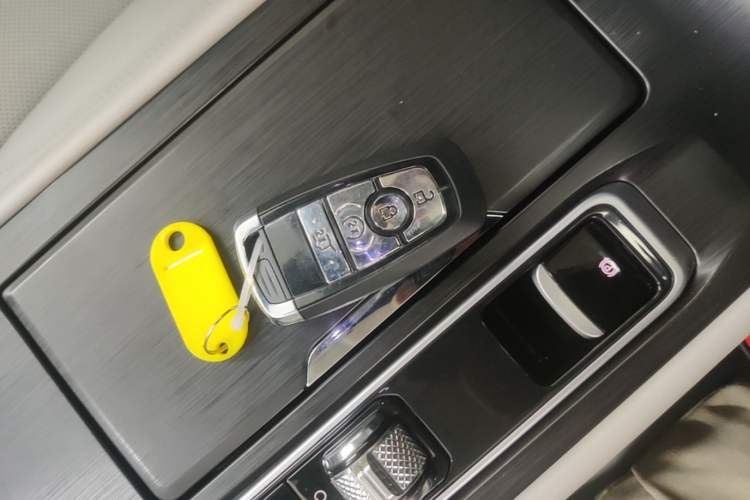 Used Lincoln Corsair 2023 2.0T Two-Wheel Drive Luxury Edition Vehicle Key