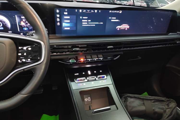 Used Lincoln Corsair 2024 2.0T Two-Wheel Drive Deluxe Edition Audio And AC Panel