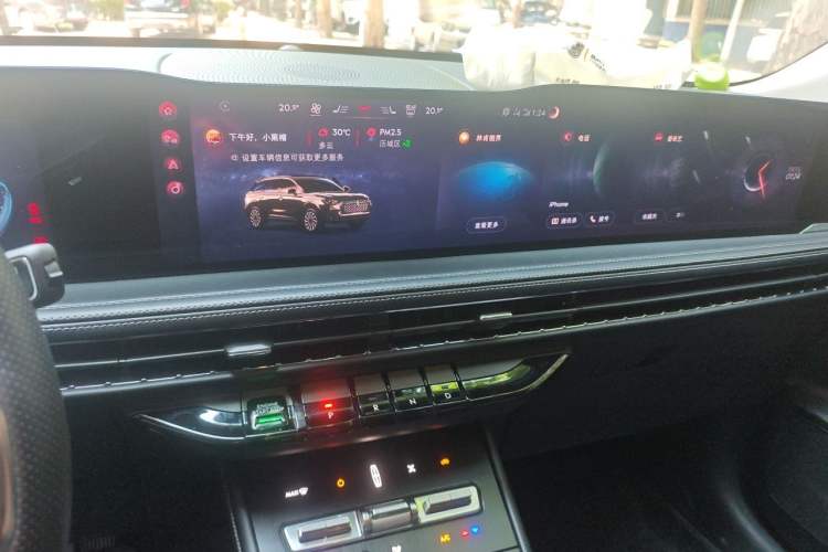 Used Lincoln Corsair 2024 1.5T Two-Wheel Drive Deluxe Hybrid Version Audio And AC Panel