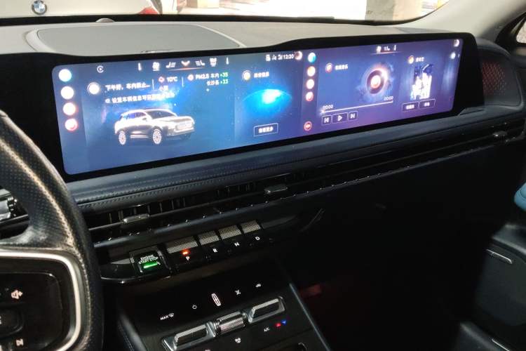 Used Lincoln Corsair 2024 1.5T Two-Wheel Drive Luxury Hybrid Version Audio And AC Panel