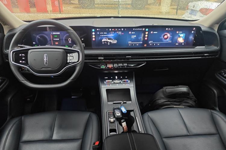 Used Lincoln Corsair 2024 1.5T Two-Wheel Drive Deluxe Hybrid Version Center Console