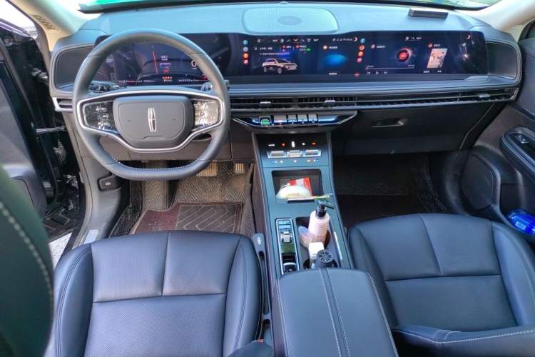 Used Lincoln Corsair 2024 1.5T Two-Wheel Drive Deluxe Hybrid Version Center Console