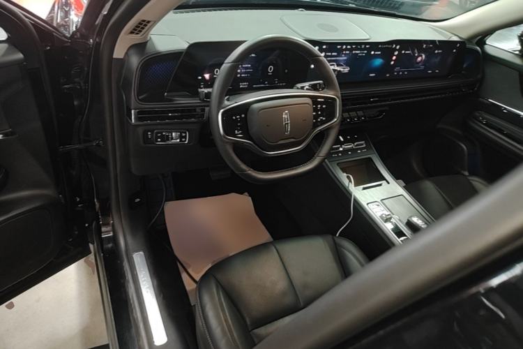 Used Lincoln Corsair 2024 2.0T Two-Wheel-Drive Luxury Edition Center Console