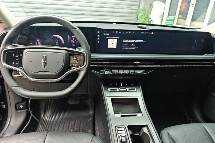 Used Lincoln Corsair 2024 2.0T Two-Wheel-Drive Luxury Edition Center Console