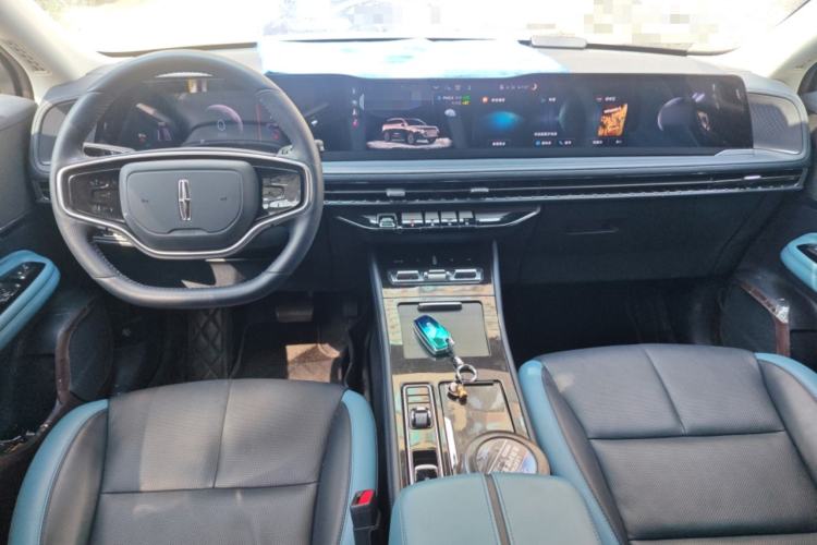 Used Lincoln Corsair 2024 1.5T Two-Wheel Drive Luxury Hybrid Version Center Console