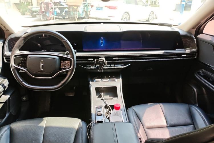 Used Lincoln Corsair 2024 1.5T Two-Wheel Drive Luxury Hybrid Version Center Console