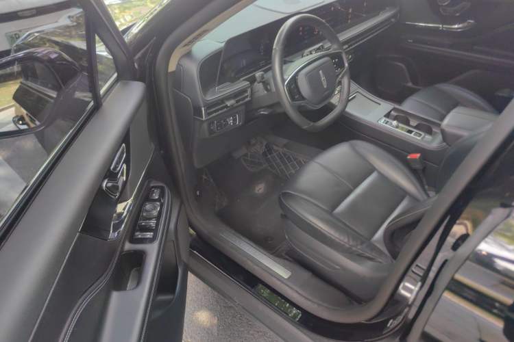Used Lincoln Corsair 2024 2.0T Two-Wheel Drive Deluxe Edition Driver Seat