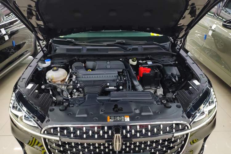 Used Lincoln Corsair 2024 2.0T Two-Wheel Drive Deluxe Edition Engine Bay