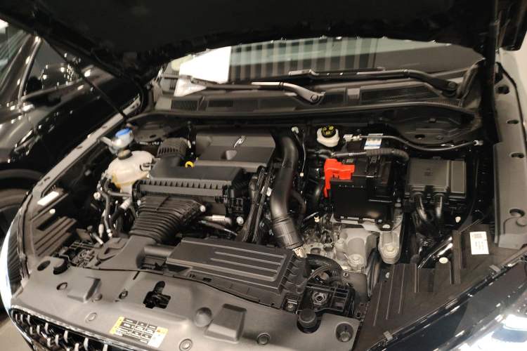 Used Lincoln Corsair 2024 2.0T Two-Wheel-Drive Luxury Edition Engine Bay