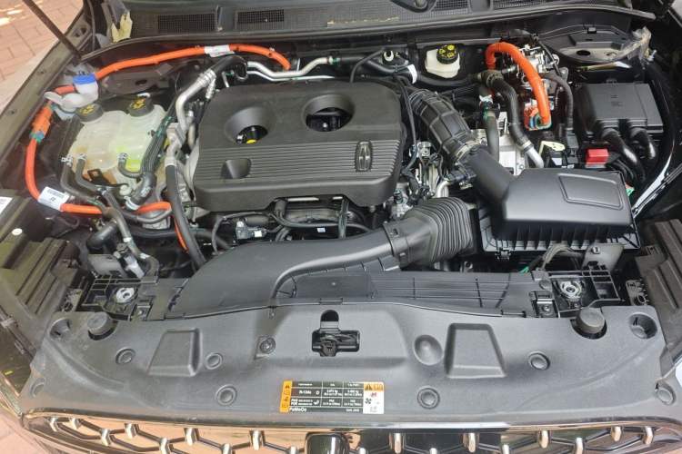 Used Lincoln Corsair 2024 1.5T Two-Wheel Drive Deluxe Hybrid Version Engine Bay