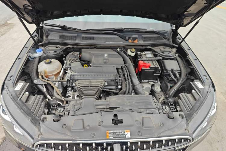Used Lincoln Corsair 2024 2.0T Two-Wheel Drive Deluxe Edition Engine Bay