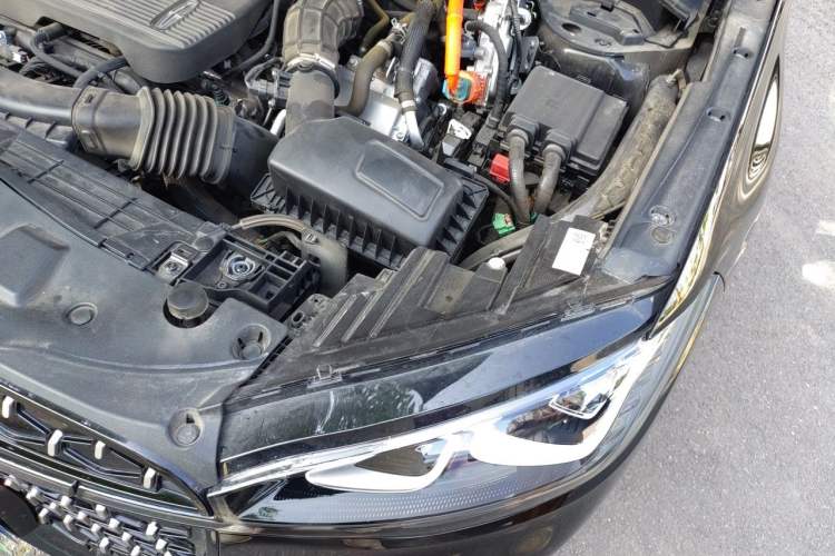 Used Lincoln Corsair 2024 1.5T Two-Wheel Drive Deluxe Hybrid Version Engine Bay Left