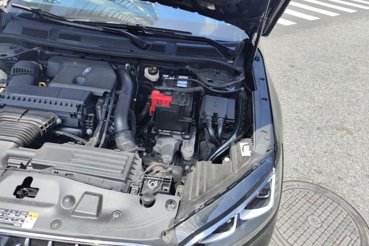 Used Lincoln Corsair 2024 2.0T Two-Wheel Drive Deluxe Edition Engine Bay Left