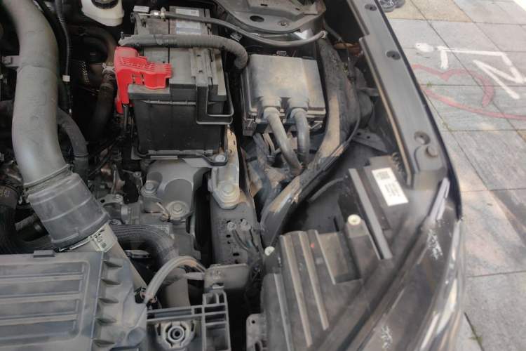 Used Lincoln Corsair 2024 2.0T Two-Wheel Drive Deluxe Edition Engine Bay Left