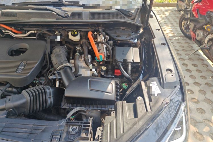 Used Lincoln Corsair 2024 1.5T Two-Wheel Drive Luxury Hybrid Version Engine Bay Left