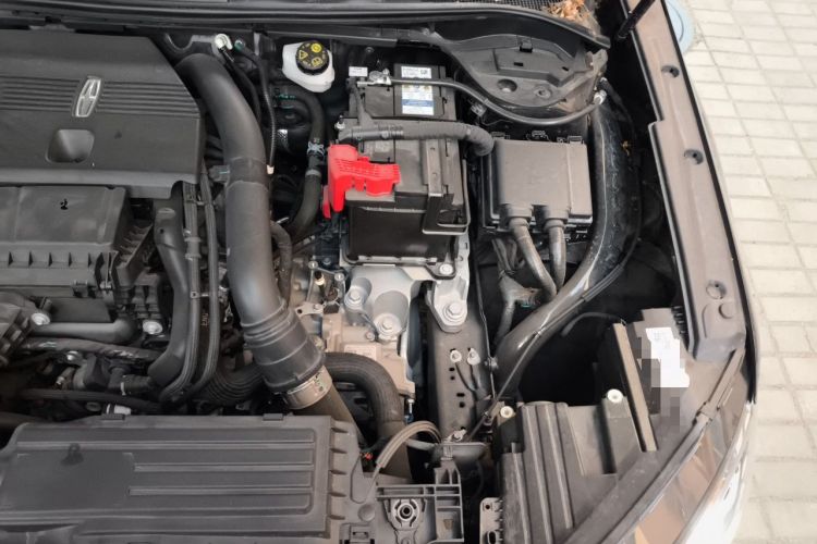 Used Lincoln Corsair 2024 2.0T Two-Wheel Drive Deluxe Edition Engine Bay Left