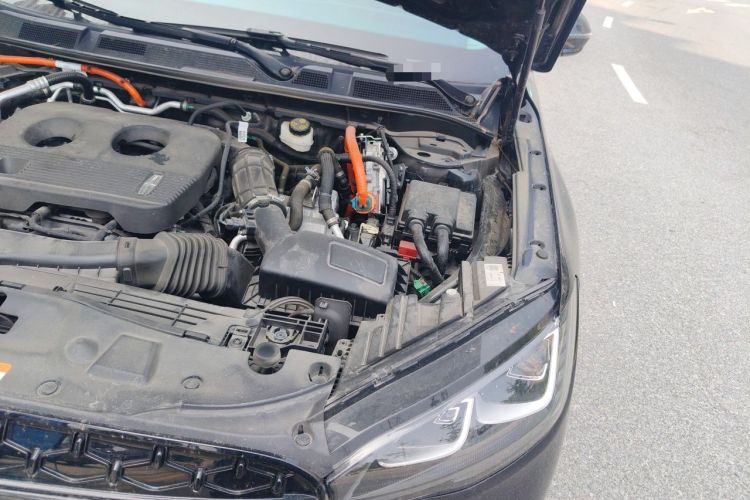 Used Lincoln Corsair 2024 1.5T Two-Wheel Drive Deluxe Hybrid Version Engine Bay Left