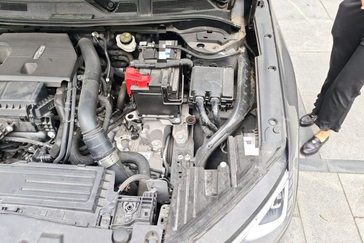 Used Lincoln Corsair 2024 2.0T Two-Wheel Drive Deluxe Edition Engine Bay Left