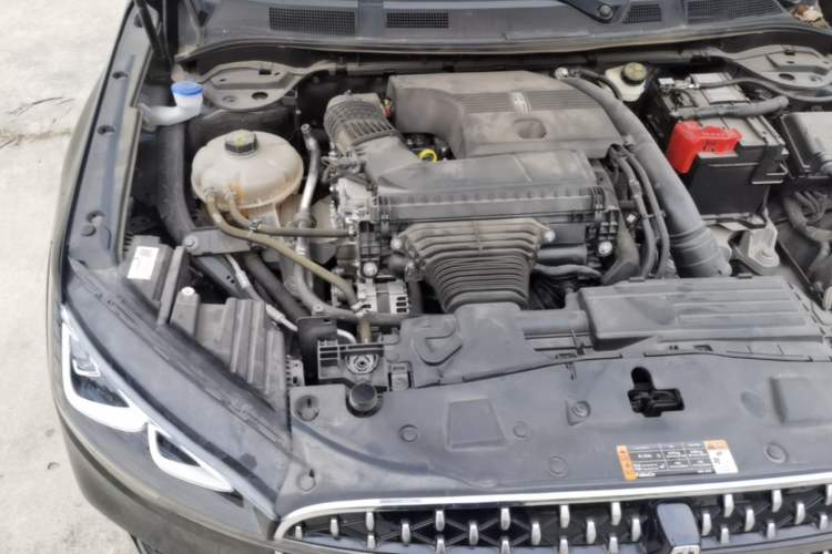 Used Lincoln Corsair 2024 2.0T Two-Wheel Drive Deluxe Edition Engine Bay Right