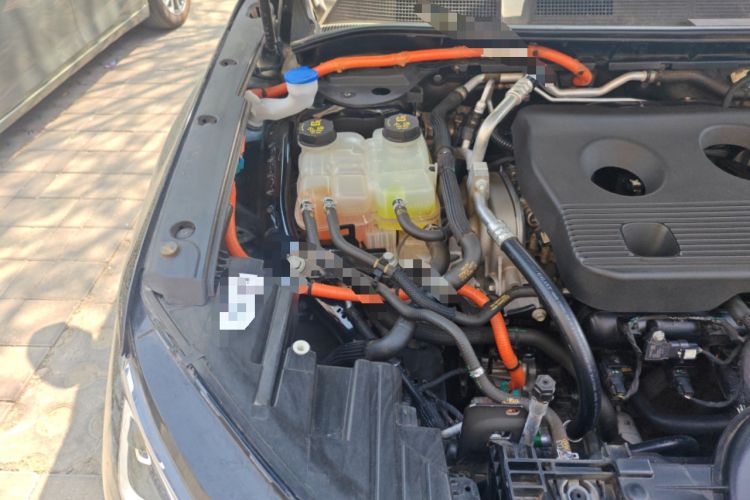 Used Lincoln Corsair 2024 1.5T Two-Wheel Drive Luxury Hybrid Version Engine Bay Right