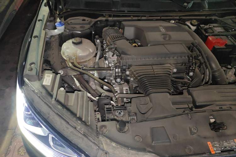 Used Lincoln Corsair 2024 2.0T Two-Wheel Drive Deluxe Edition Engine Bay Right