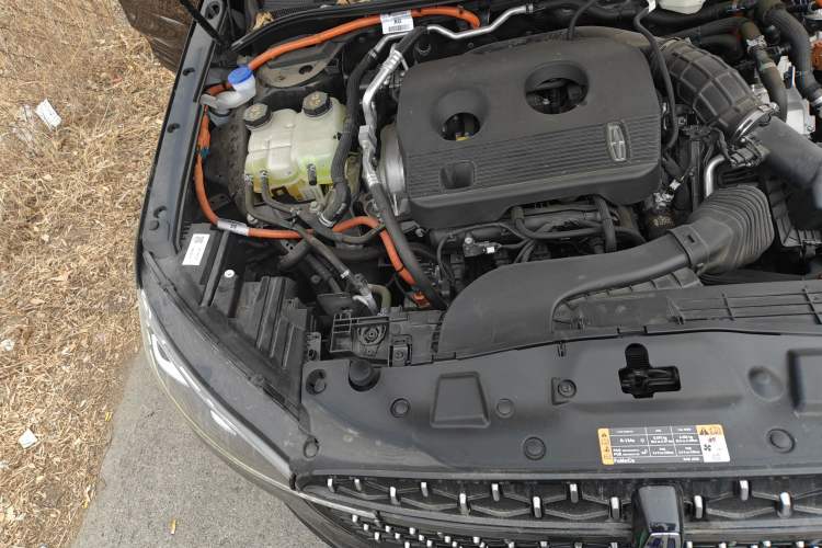 Used Lincoln Corsair 2024 1.5T Two-Wheel Drive Luxury Hybrid Version Engine Bay Right
